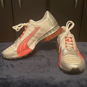 Women's Size 8.5 Puma Sneakers